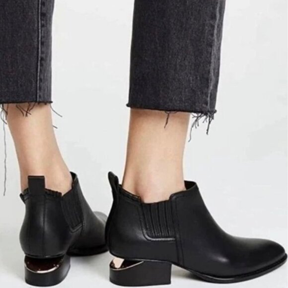 ALEXANDER WANG Black Leather Kori Point Toe Cut-Out Heel Women's Ankle Boots 8.5 - Picture 1 of 9